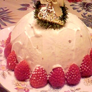 白いクリスマスケーキ